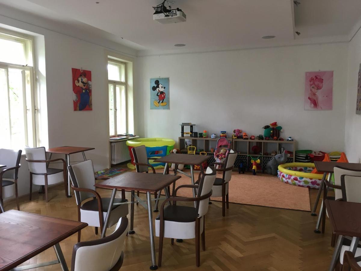קרנוב Villa Cafe מראה חיצוני תמונה